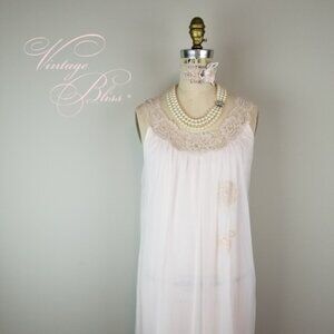 Romantic Vintage 1950's Pale Pink Babydoll Nightgown by Aristocraft * Medium